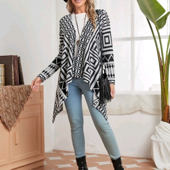 Geometric Cardigan - Picture 3 of 6